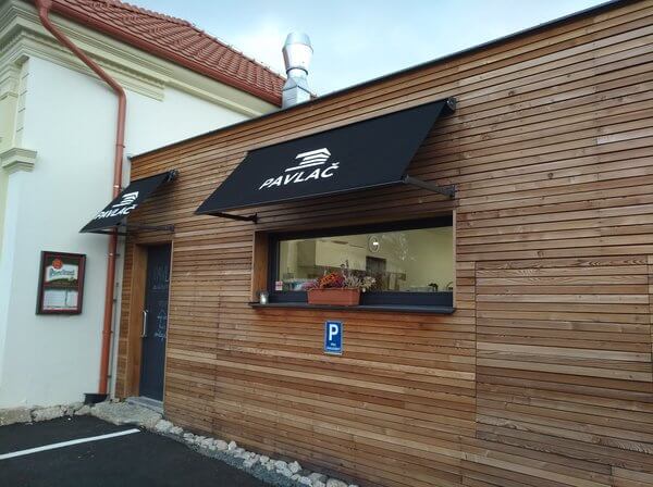 Vstup do restaurace
